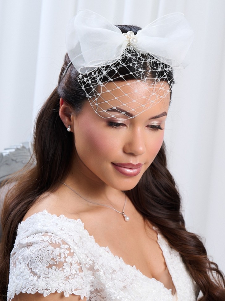 Minnie Ivory Pearl Bow Birdcage Veil