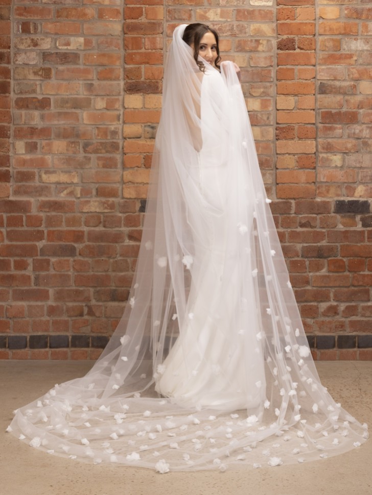 Perfect Bridal Ivory Single Tier 3D Flowers Cathedral Veil