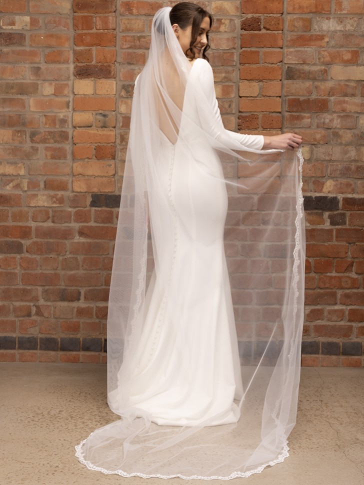 Perfect Bridal Ivory Single Tier Narrow Corded Lace Veil