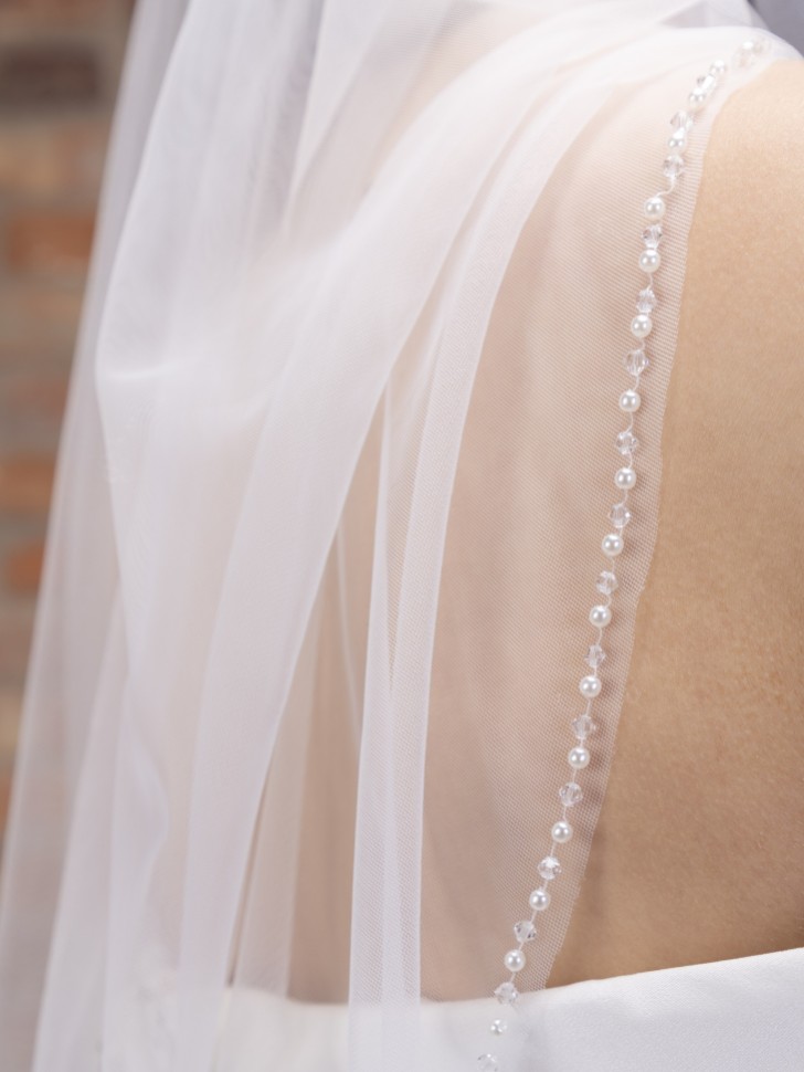 Perfect Bridal Ivory Single Tier Pearl and Crystal Edge Fingertip Veil
