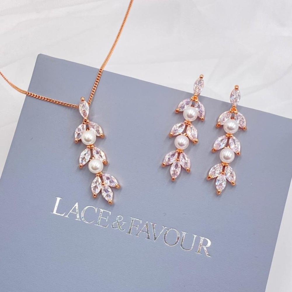 Amalia Parure de mariage en or rose avec zircon cubique et perles