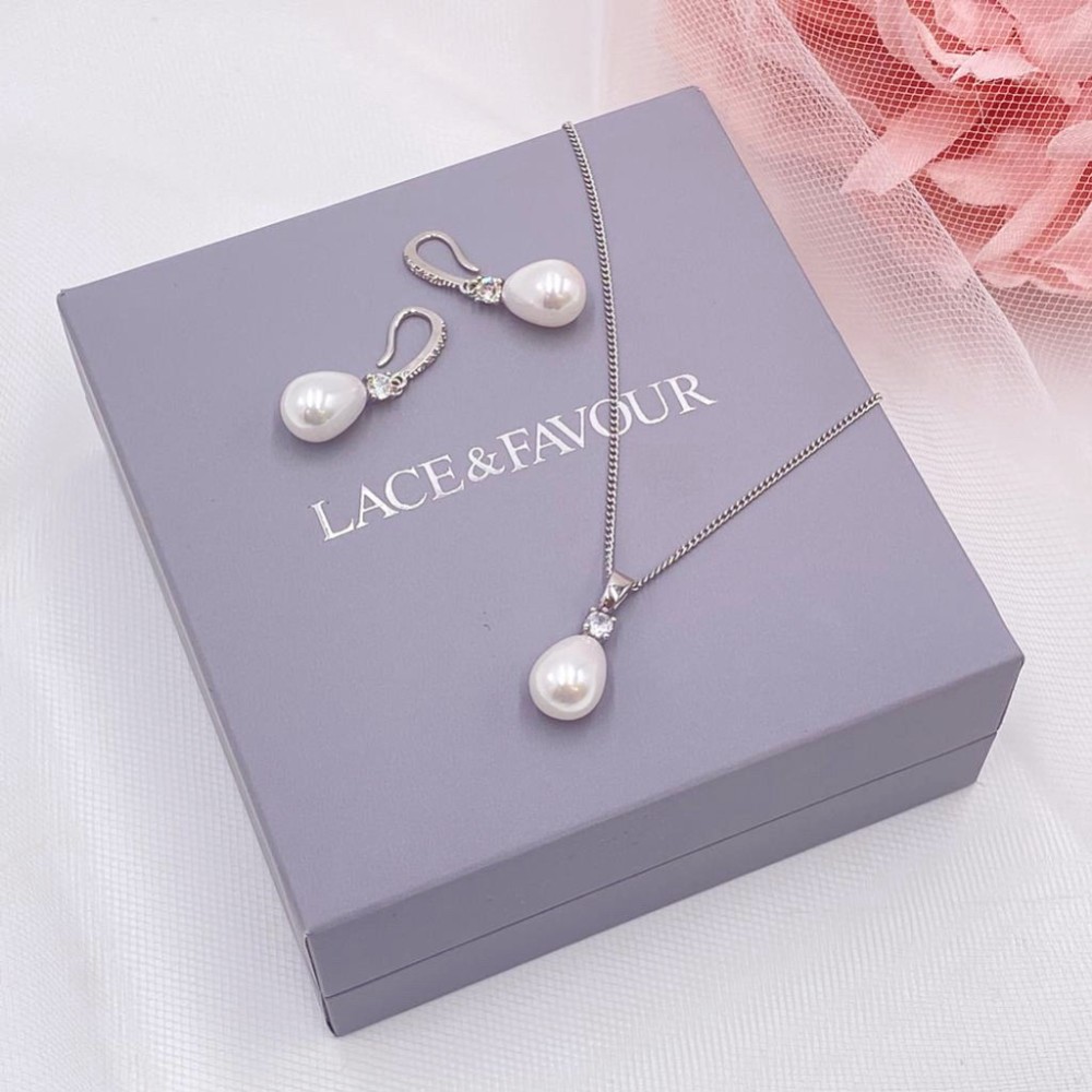Photograph of Dolci Silver Crystal and Teardrop Pearl Bridal Jewellery Set