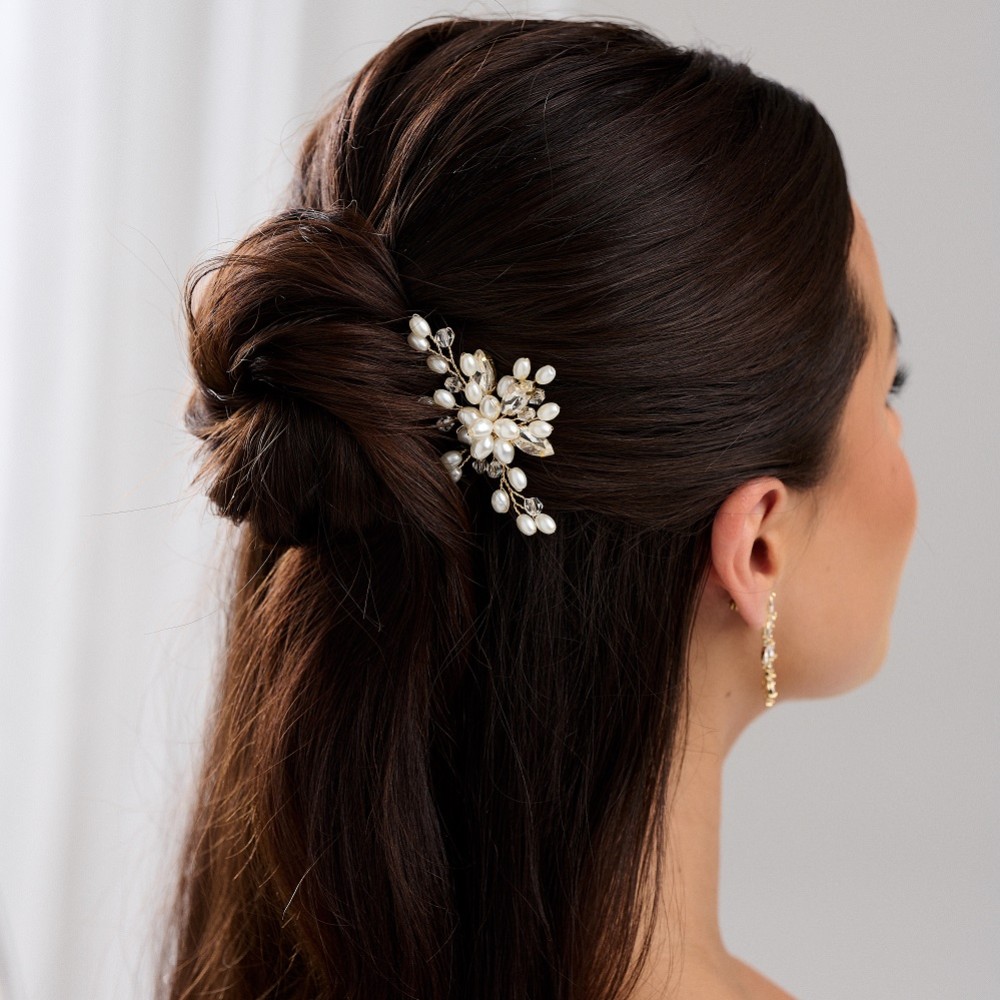 Photograph of Ellie Pearl Cluster Wedding Hair Pin (Gold)