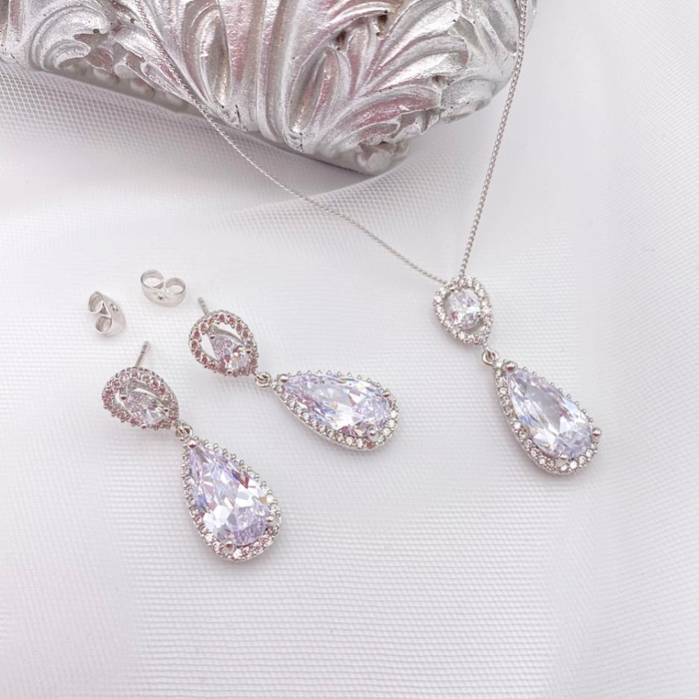 Photograph of Ivory and Co Bacall Crystal Bridal Jewellery Set