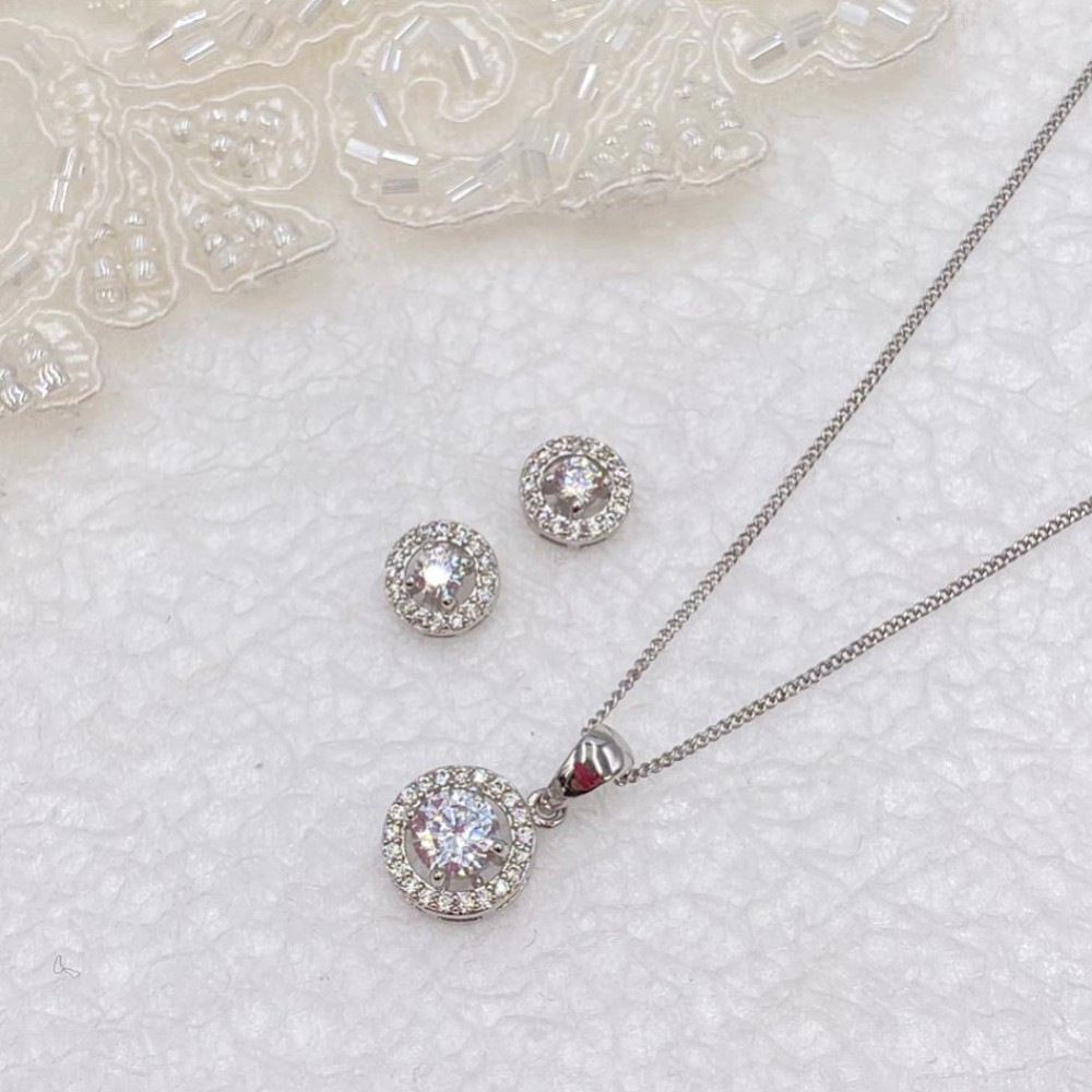 Photograph: Ivory and Co Balmoral Silver Wedding Jewellery Set