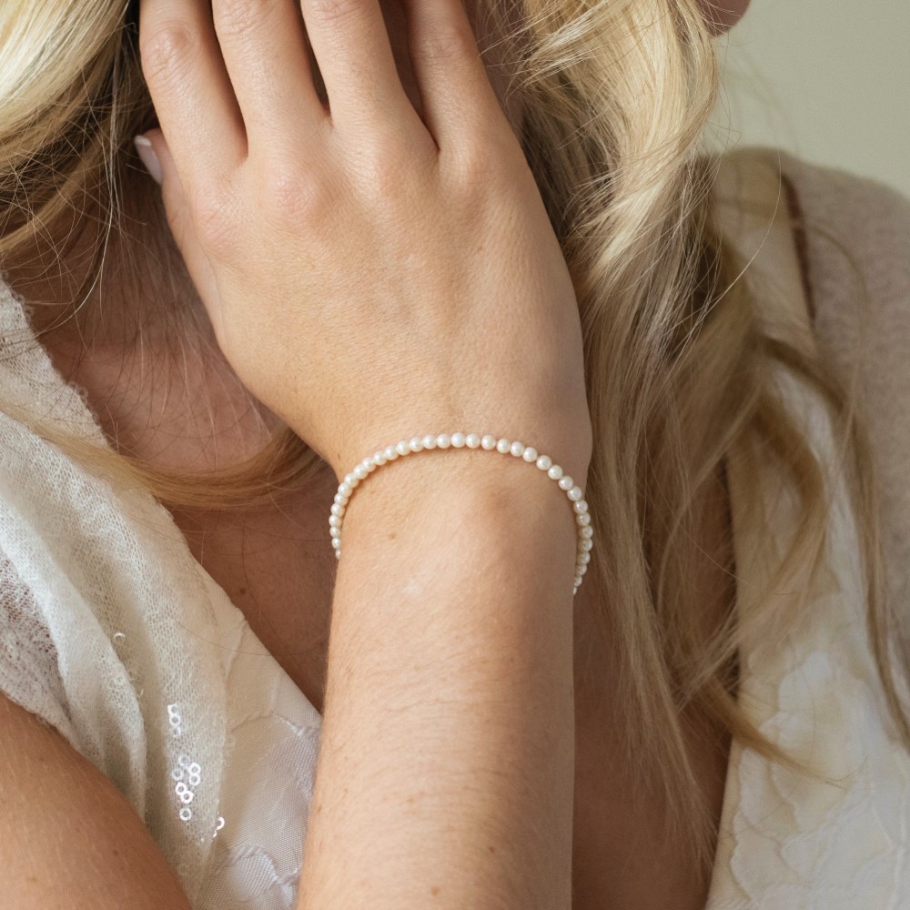 Photograph: Ivory and Co Zurich Delicate Pearl Bracelet