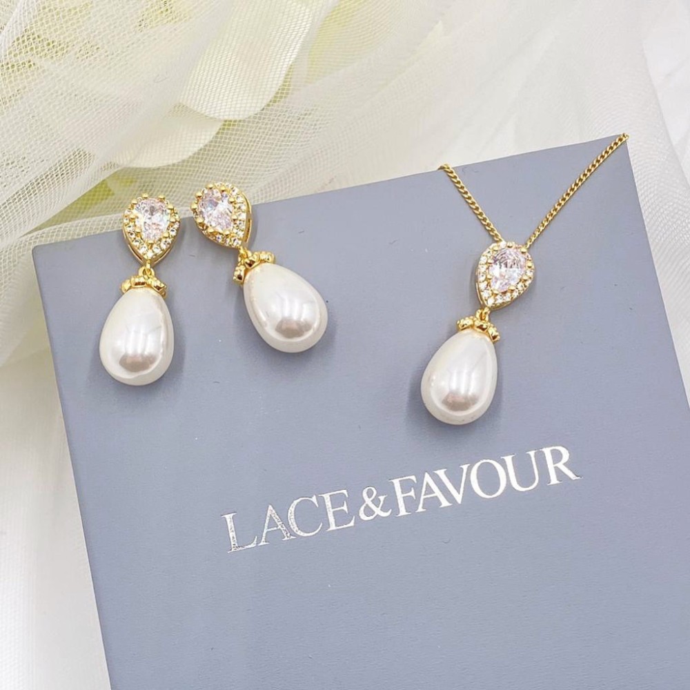 Paloma Gold Teardrop Pearl Bridal Jewelry Set