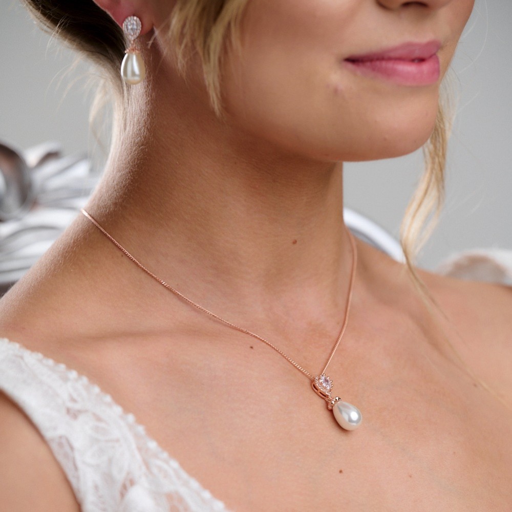 Photograph of Paloma Teardrop Pearl Pendant Necklace (Rose Gold)