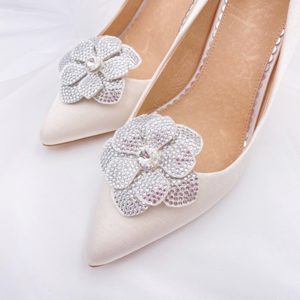 Rainbow Club Vela Diamante Flower Shoe Clips