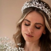 Fotografia: Arianna Tiara astrale di perle, perline e fiori AR737