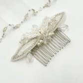 Photograph: Astoria Vintage Inspired Beaded Leaves Hair Comb