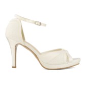 Photograph: Avalia Alba Ivoire Satin et dentelle Peep Toe Platform Sandals