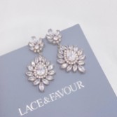 Photograph: Boucles d'oreilles chandelier en CZ de Valencia