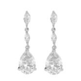 Photograph: Boucles d'oreilles de mariage Regalia avec goutte de cristal et zircon cubique