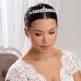 Photograph: Bridgerton Dainty CZ Crystal Wedding Tiara (diadème de mariage en cristal)