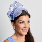 Fotograf: Cornflower Blue Simple Side Pleat Sinamay Wedding Fascinator
