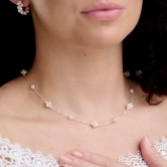 Photograph: Eliana - Collier à chaînes avec perles d'eau douce et grappes de perles