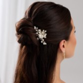 Photograph: Ellie Pearl Cluster Wedding Hair Pin (Gold)