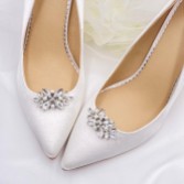 Photograph: Gaiety - Clips de chaussures classiques en perles et cristal