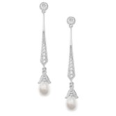 Photograph: Geneva Long Pearl Drop Wedding Ears (Argent)