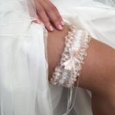 Fotografia: Giarrettiera da sposa Liberty Blush e Avorio con doppio fiocco