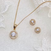 Photograph: Ivory and Co Balmoral Gold Wedding Jewellery Set