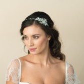 Photograph: Ivory and Co Bandeau de mariage en perles et cristaux Delphi