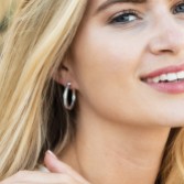 Photograph: Ivory and Co Boucles d'oreilles Copenhagen en argent et cristal