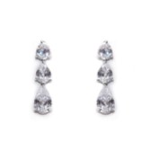 Photograph: Ivory and Co Boucles d'oreilles de mariage en cristal Purity Teardrop