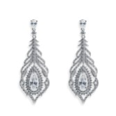 Photograph: Ivory and Co Boucles d'oreilles mariage Cafe Royale en plumes de cristal