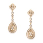 Photograph: Ivory and Co Boucles d'oreilles mariage Moonstruck en cristal doré