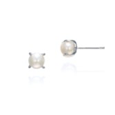 Photograph: Ivory and Co Boucles d'oreilles perles classiques en argent du Caire