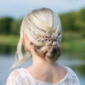 Photograph: Ivory and Co Peigne à cheveux de mariage en perles Golden Seaspray