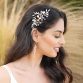 Photograph: Ivory and Co Peigne à cheveux en cristal Diamond Frost Gold