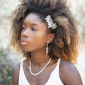 Photograph: Ivory and Co Peigne à cheveux Moonstar Silver Sparkling Crystal and Pearl