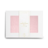 Photograph: Katie Loxton foulard en soie rose pâle 'Maid of Honour' Wrapped Up In Love Boxed