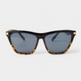 Fotografia: Katie Loxton Occhiali da sole a occhi di gatto Marbella Black Tortoiseshell