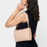 Photograph: Katie Loxton Sac à bandoulière Reya Nude Pink