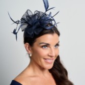 Fotograf: Navy Sinamay and Feather Wedding Fascinator