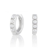 Photograph: Olivia Burton Boucles d'oreilles Huggie en argent perlé