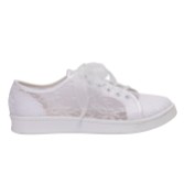 Fotograf: Perfect Bridal Blossom Ivory Chantilly Lace Wedding Trainers