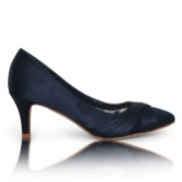 Photograph: Perfect Bridal Escarpins à talon moyen en satin Sally Navy