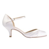 Fotografia: Perfect Bridal Everly Dyeable Ivory Satin Low Heel Ankle Strap Shoes