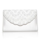Fotografia: Perfect Bridal Pochette color noce moscata in raso e pizzo di paillettes avorio