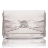 Photograph: Perfect Bridal Pochette en satin taupe cerise avec bordure en cristal