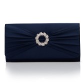 Fotografia: Perfect Bridal Pochette Harlow Navy con spilla in raso e perle