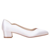 Fotografia: Perfect Bridal Sutton - Scarpe da corte con tacco a blocco basso in raso avorio colorabile