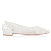 Photograph: Perfect Bridal Tess Ivory Mesh and Sequin Lace Bridal Pumps (escarpins de mariage en maille et dentelle à paillettes)