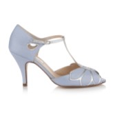 Fotografia: Rachel Simpson Scarpe da sposa Mimosa Powder Blue in pelle vintage con T-Bar