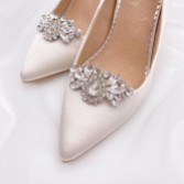 Photograph: Rainbow Club Broche diamantée Myra Shoe Clips